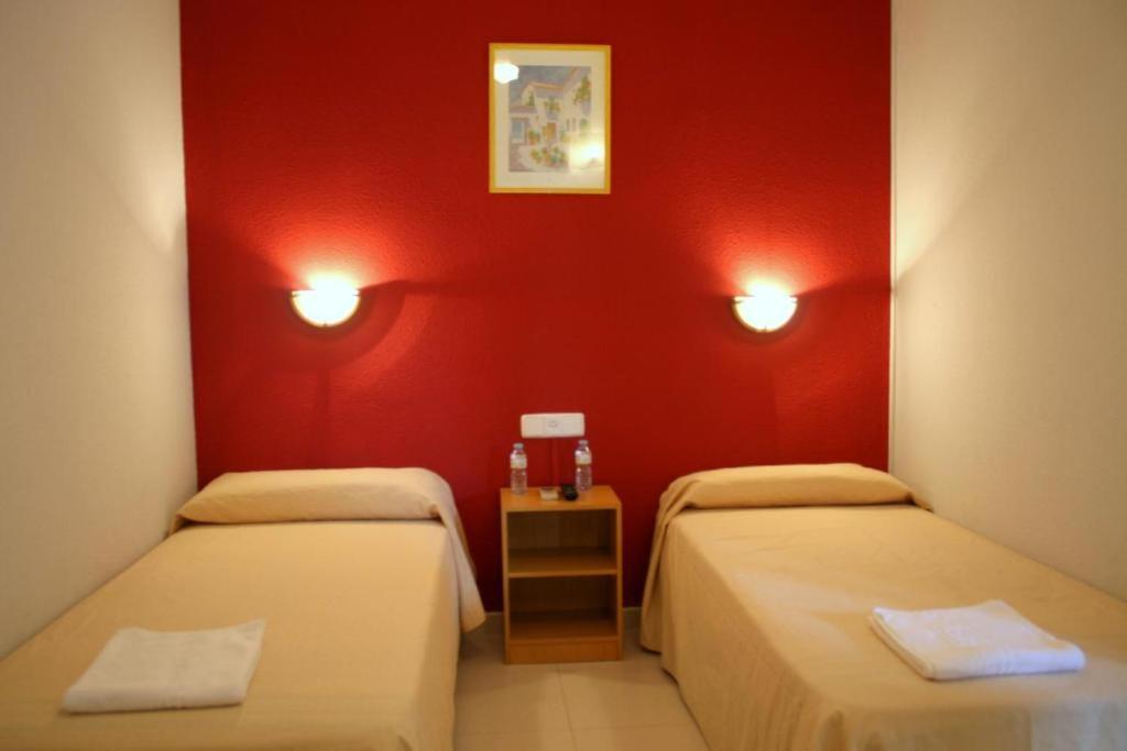 Hotel Sant Jordi Segur de Calafell Exterior photo