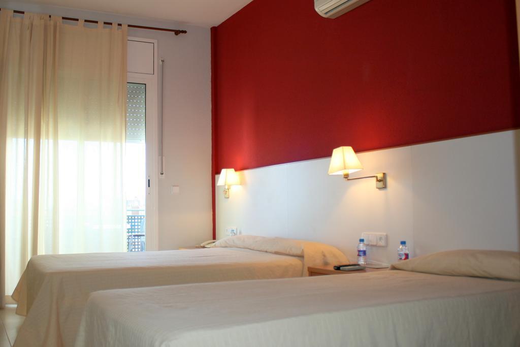 Hotel Sant Jordi Segur de Calafell Exterior photo